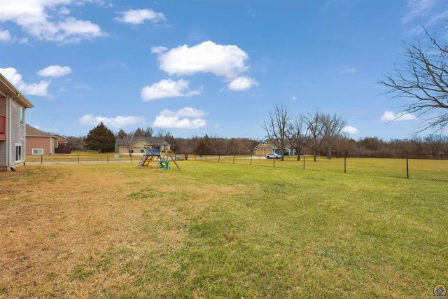 4414 SE Gemstone LN, Topeka, KS 66609