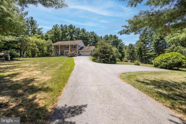18710 FALLS RD, Hampstead, MD 21074