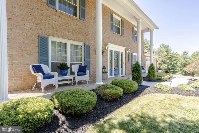 18710 FALLS RD, Hampstead, MD 21074