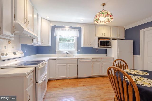 18710 FALLS RD, Hampstead, MD 21074