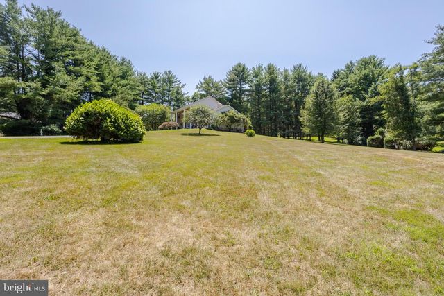 18710 FALLS RD, Hampstead, MD 21074