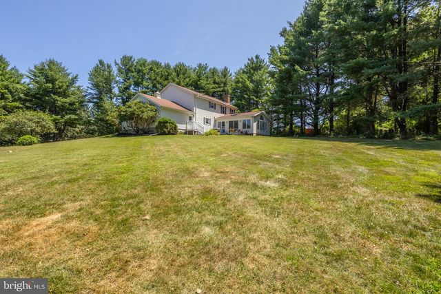 18710 FALLS RD, Hampstead, MD 21074