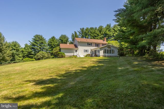 18710 FALLS RD, Hampstead, MD 21074