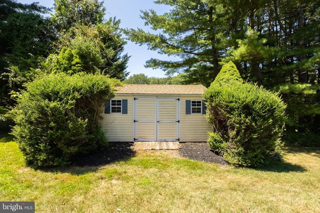 18710 FALLS RD, Hampstead, MD 21074