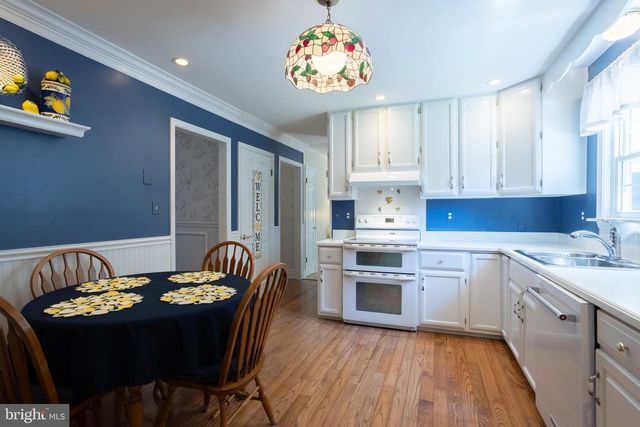 18710 FALLS RD, Hampstead, MD 21074