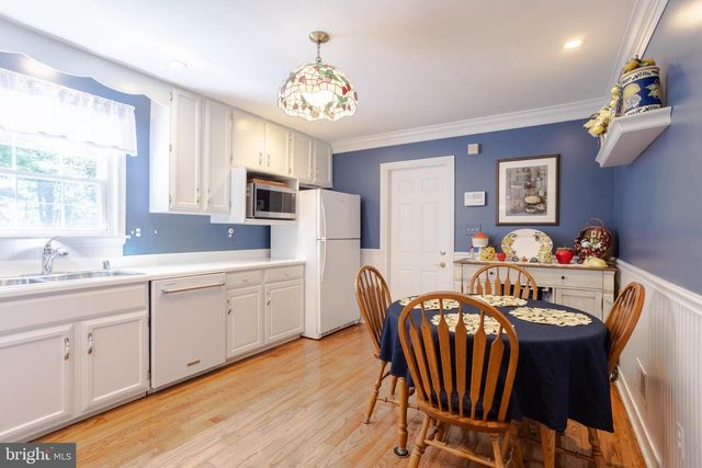 18710 FALLS RD, Hampstead, MD 21074