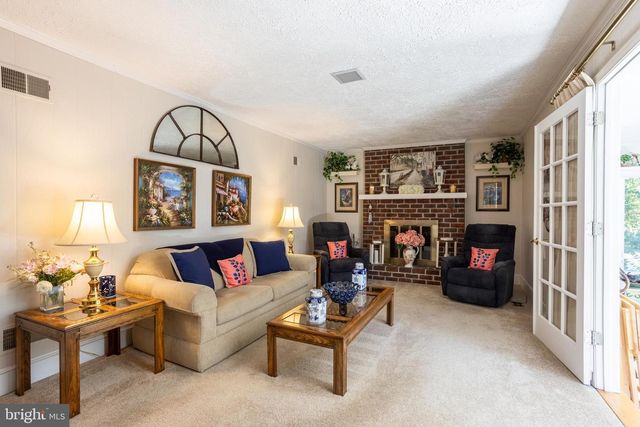 18710 FALLS RD, Hampstead, MD 21074