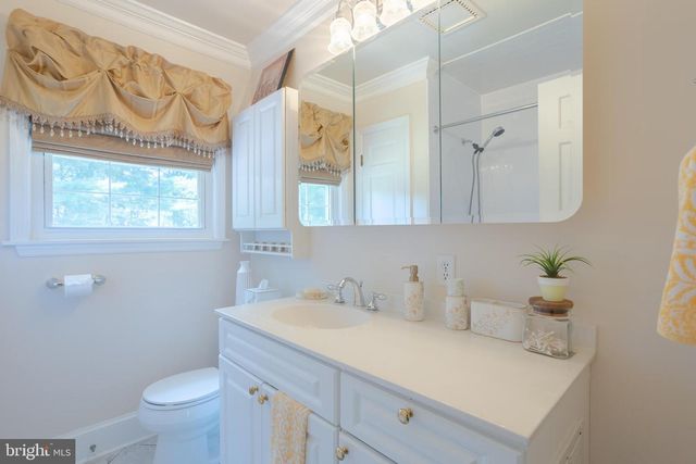 18710 FALLS RD, Hampstead, MD 21074