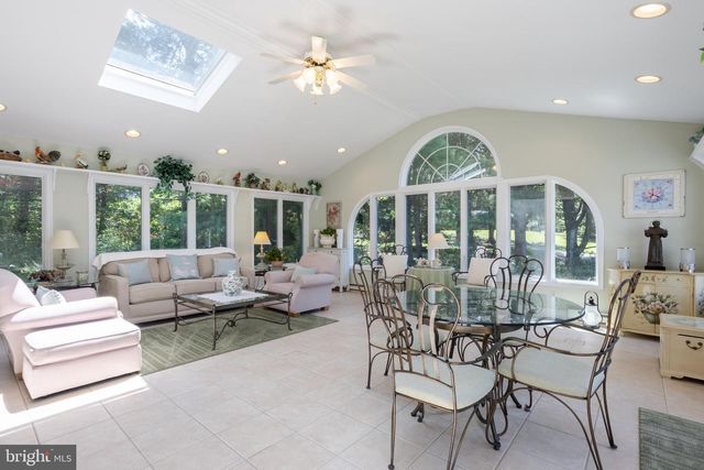 18710 FALLS RD, Hampstead, MD 21074