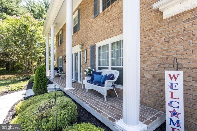 18710 FALLS RD, Hampstead, MD 21074