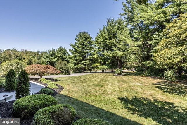18710 FALLS RD, Hampstead, MD 21074