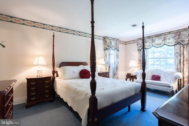 18710 FALLS RD, Hampstead, MD 21074