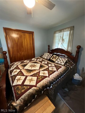525 W Omar Street, Struthers, OH 44471