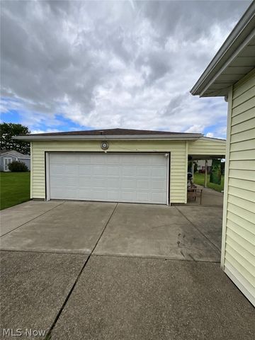 525 W Omar Street, Struthers, OH 44471