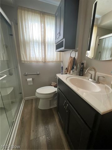 525 W Omar Street, Struthers, OH 44471