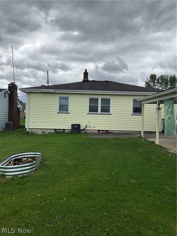 525 W Omar Street, Struthers, OH 44471
