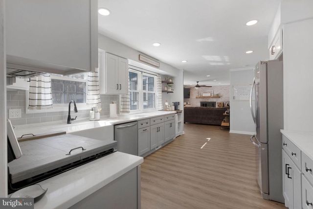 2073 COTTONWOOD DR, Vineland, NJ 08361