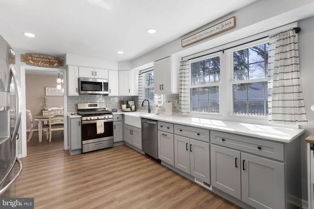 2073 COTTONWOOD DR, Vineland, NJ 08361