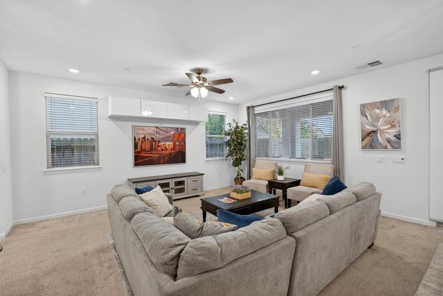 7494 Tapiro Way, Sacramento, CA 95829