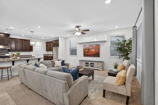 7494 Tapiro Way, Sacramento, CA 95829