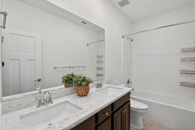 7494 Tapiro Way, Sacramento, CA 95829