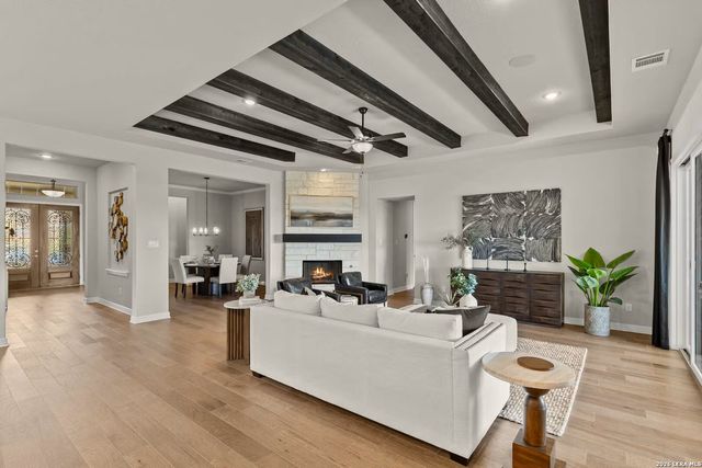 232 Matthew Path, Castroville, TX 78009