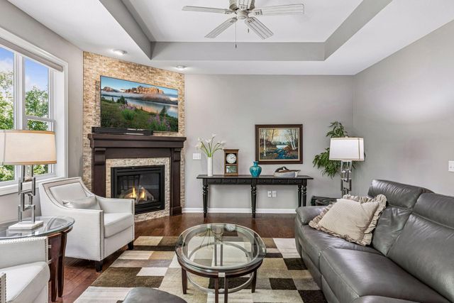 2225 Lake Circle, Victoria, MN 55386