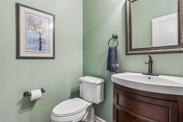 2225 Lake Circle, Victoria, MN 55386