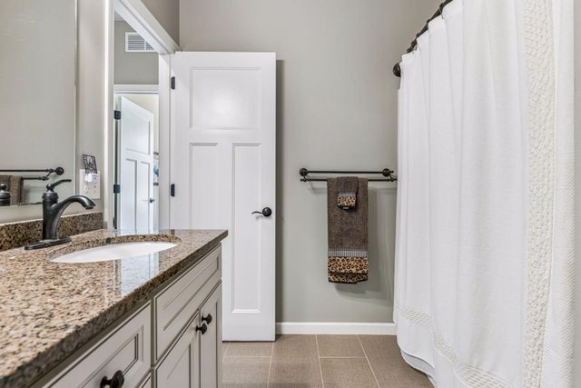 2225 Lake Circle, Victoria, MN 55386