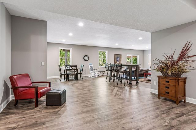 2225 Lake Circle, Victoria, MN 55386