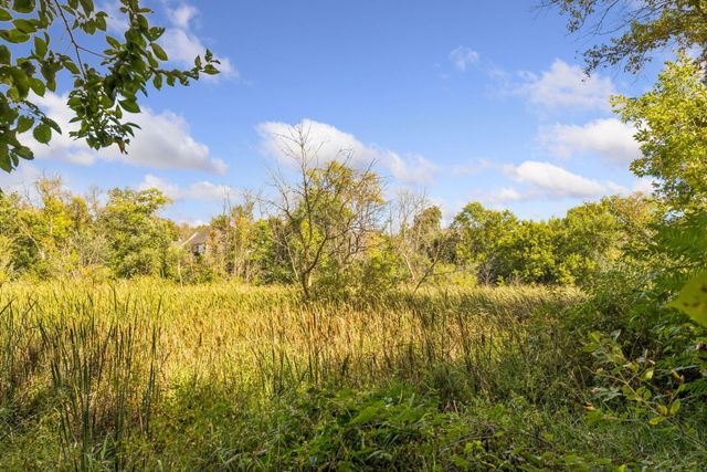 2225 Lake Circle, Victoria, MN 55386