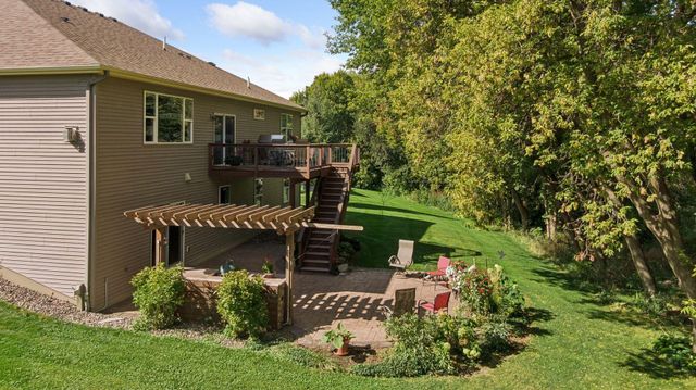 2225 Lake Circle, Victoria, MN 55386