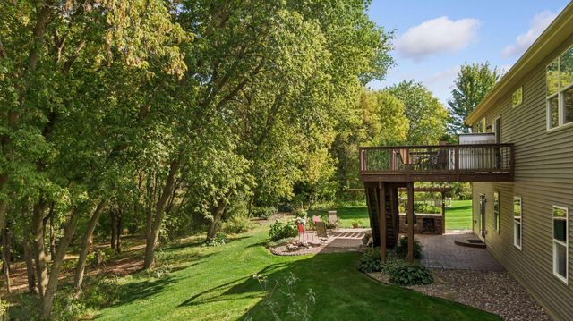 2225 Lake Circle, Victoria, MN 55386