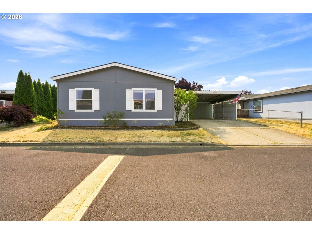 Image 1 of property listing at 1177 Sw EMMA Dr, Mc Minnville, OR 97128