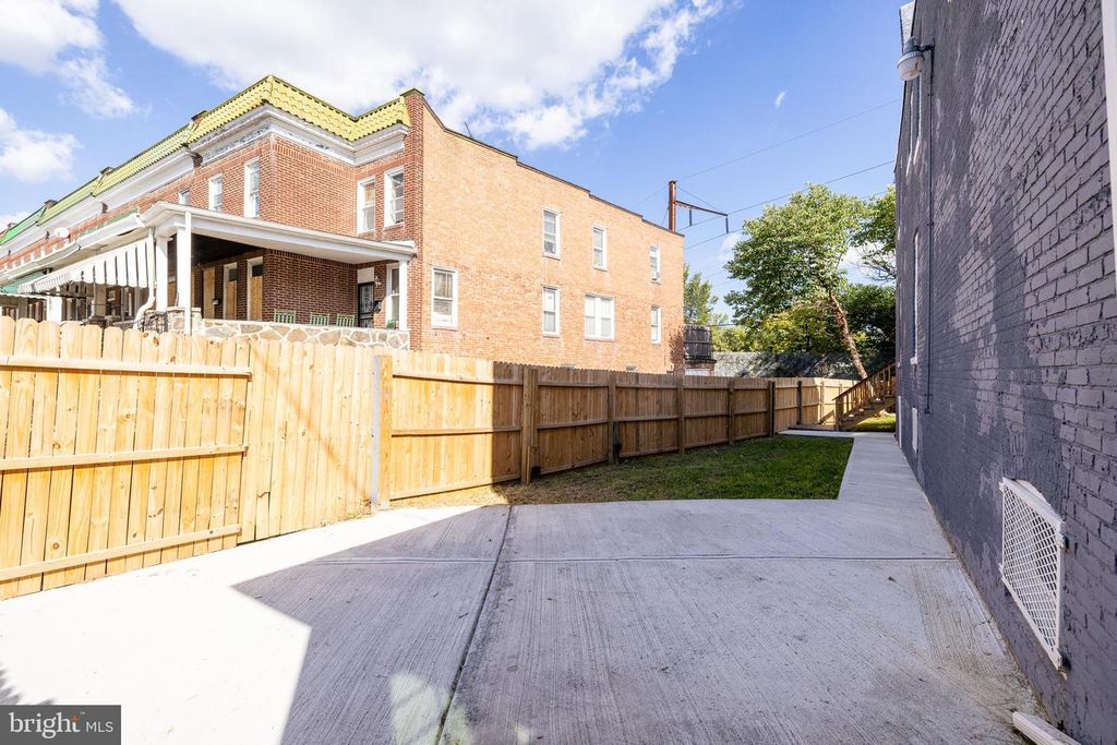 263 S HILTON ST, Baltimore, MD 21229