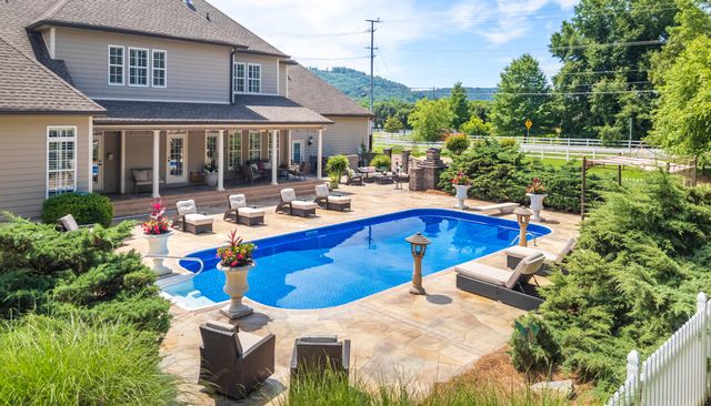 2305 Ooltewah Ringgold Road, Ooltewah, TN 37363