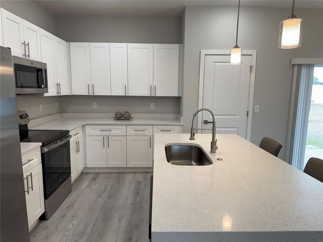 17199 SW 43RD COURT, Ocala, FL 34473