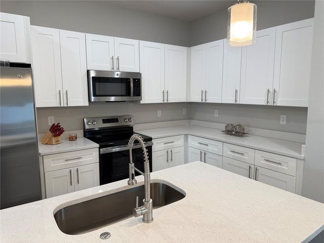 17199 SW 43RD COURT, Ocala, FL 34473