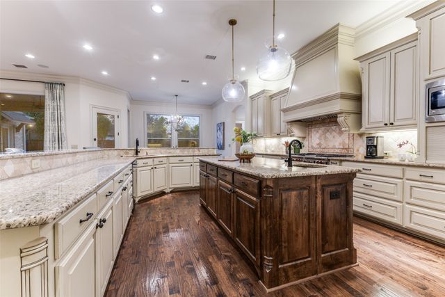 6031 Azalea Lane, Dallas, TX 75230