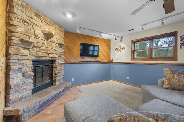 6682 Glenview Road, Deforest, WI 53532