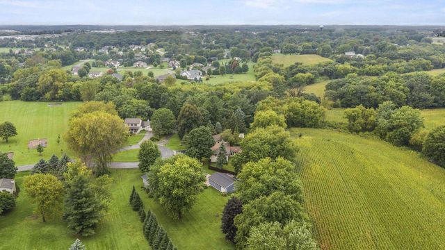 6682 Glenview Road, Deforest, WI 53532