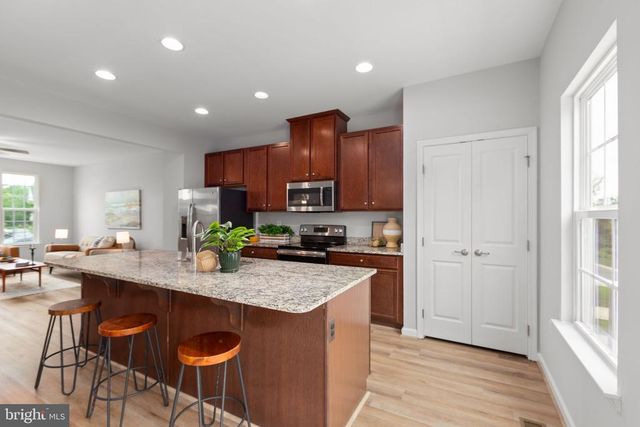 8647 ROSECRANS LN, Spotsylvania, VA 22553