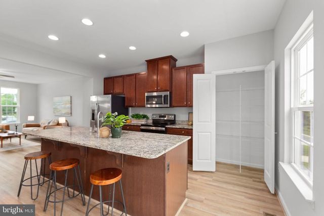 8647 ROSECRANS LN, Spotsylvania, VA 22553