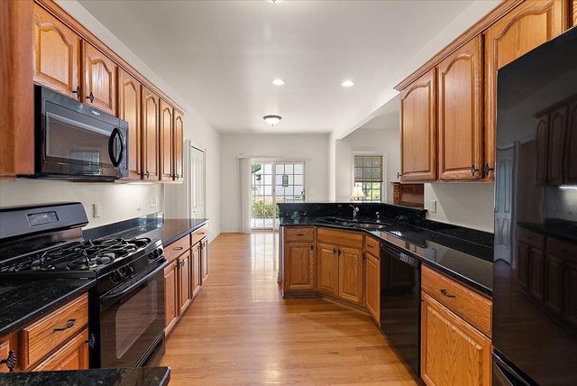 1011 Ashton Woods Drive, Canton, MI 48187