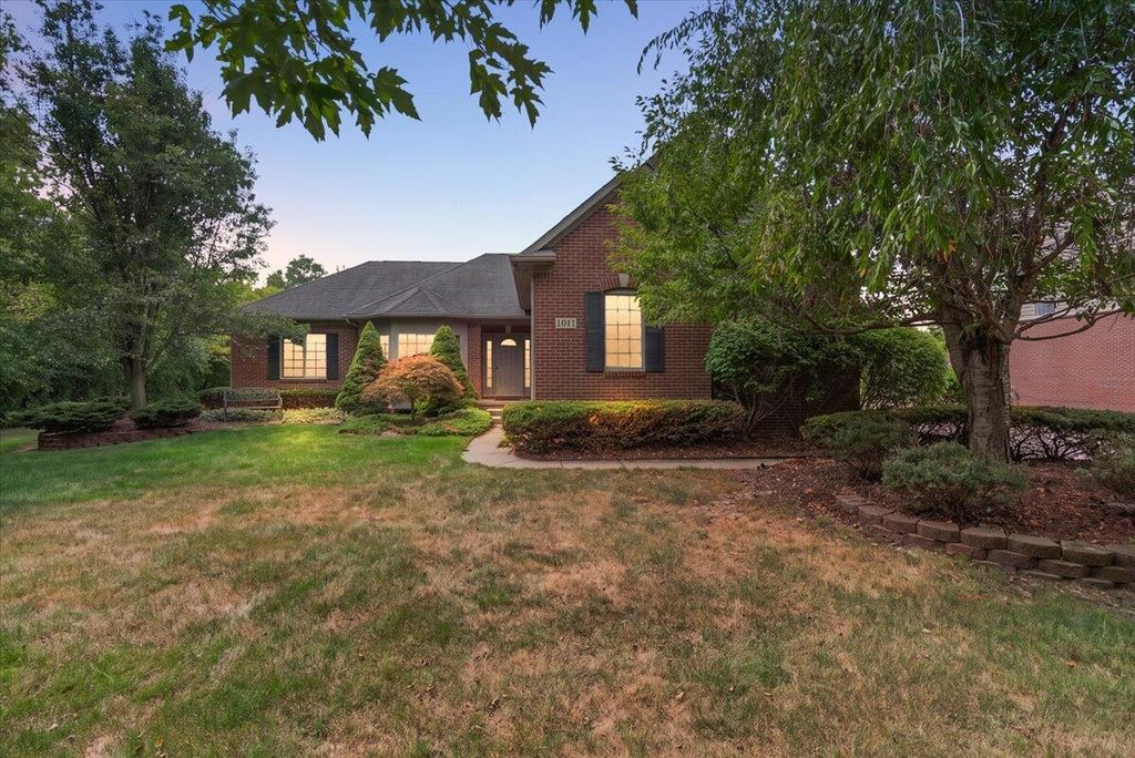 1011 Ashton Woods Drive, Canton, MI 48187