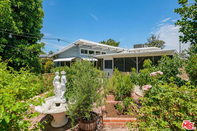 13138 Welby Way, Los Angeles, CA 91606
