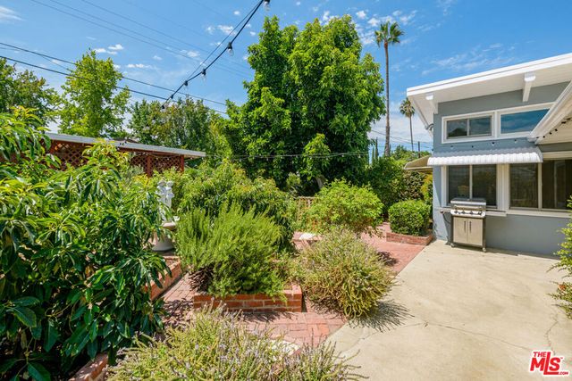 13138 Welby Way, Los Angeles, CA 91606