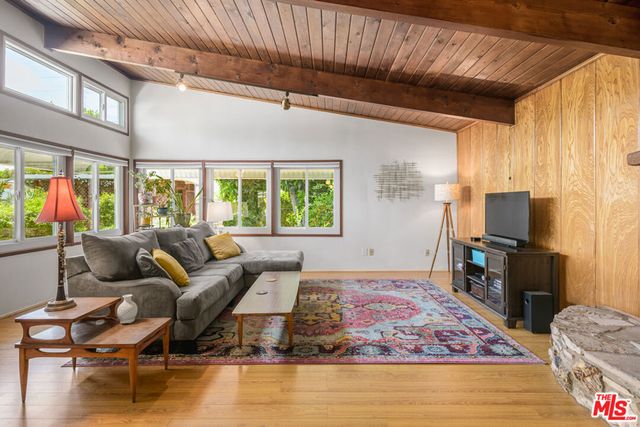 13138 Welby Way, Los Angeles, CA 91606