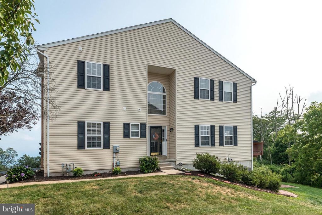 85 GREEN VIEW DR, POTTSTOWN, PA 19464 — photo 3