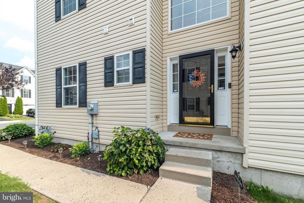 85 GREEN VIEW DR, POTTSTOWN, PA 19464 — photo 4